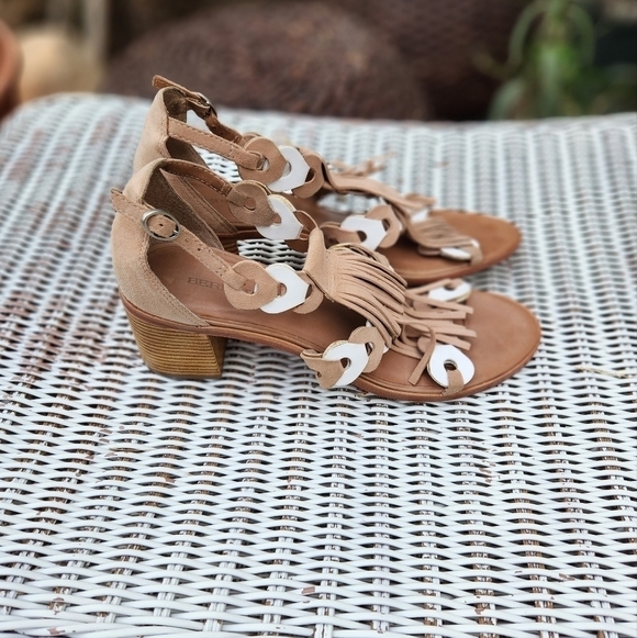 Bernardo tassel block heel‎ sandals - Picture 2 of 12